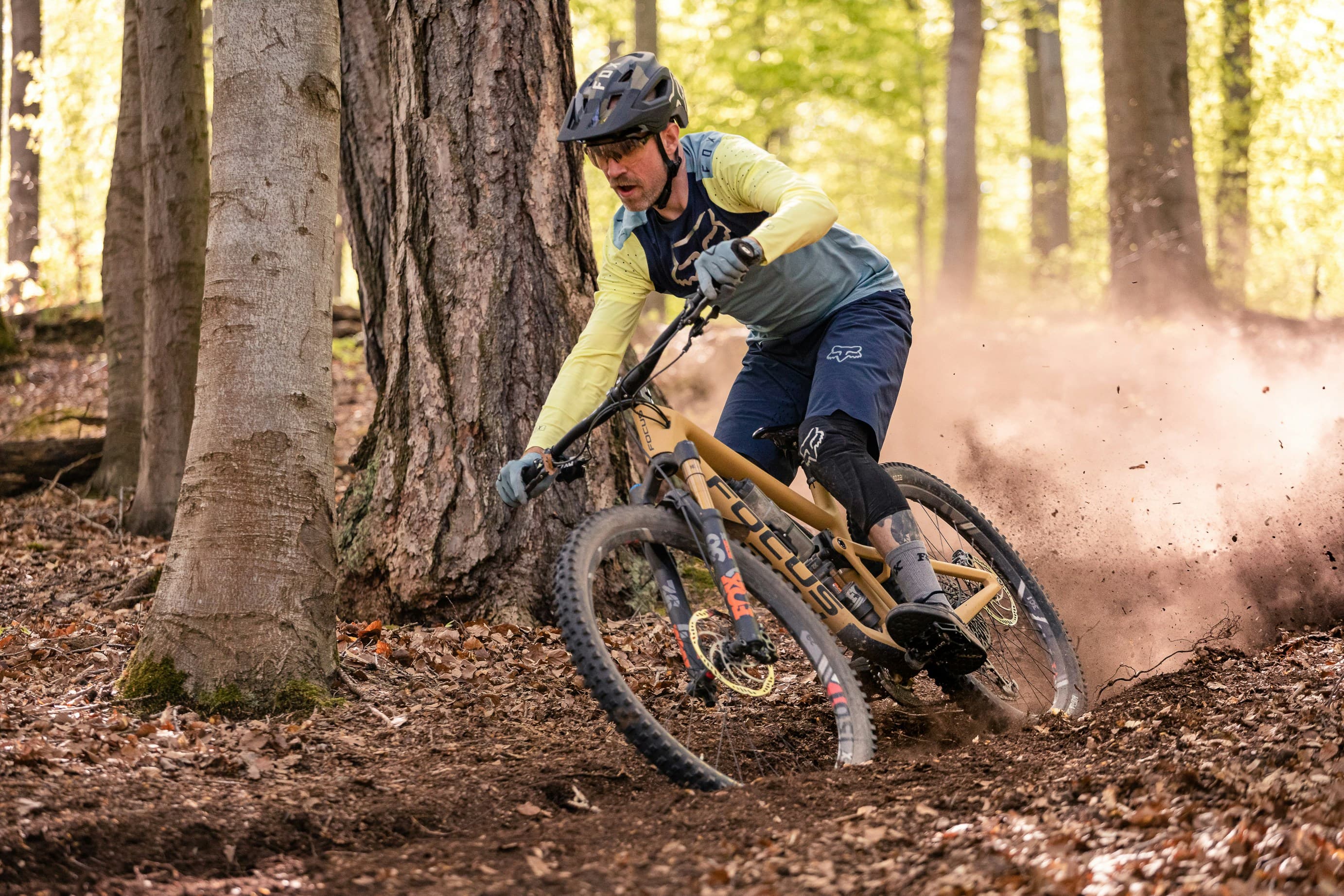 Sentiers de vélo de montagne au Mont Apic